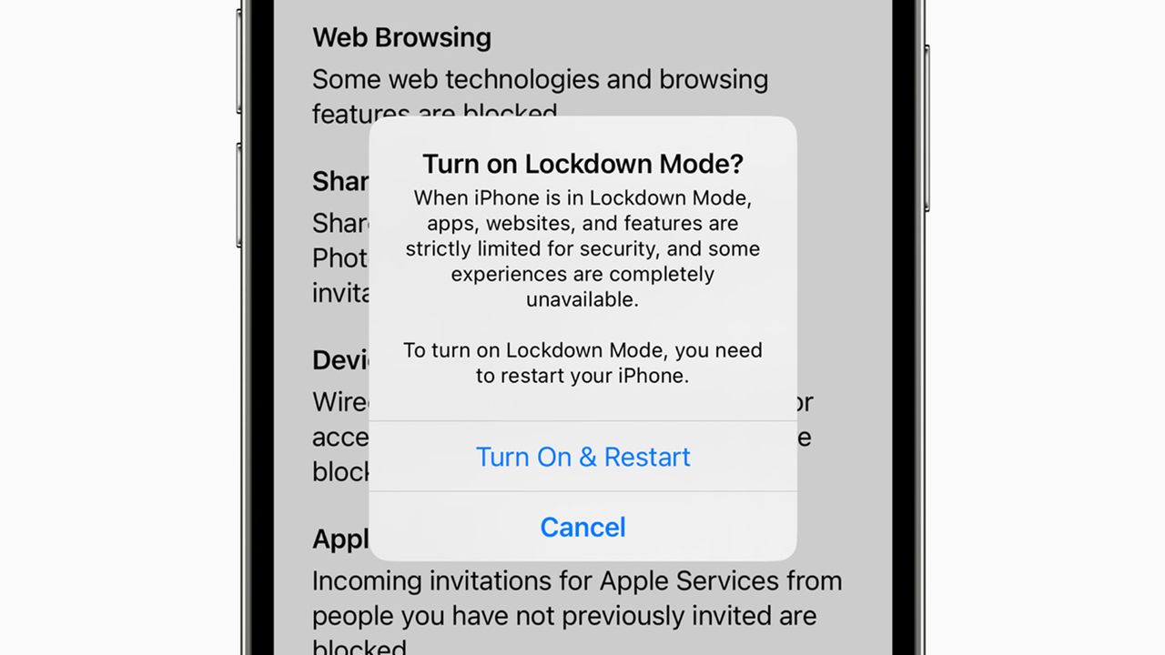 iOS 16 Lockdown mode