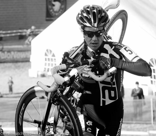 Nicole Duke (Cannondale) leading the race at the stairs