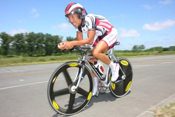 Three time champion Makoto Iijima (Team Bridgestone Anchor) finishes second.