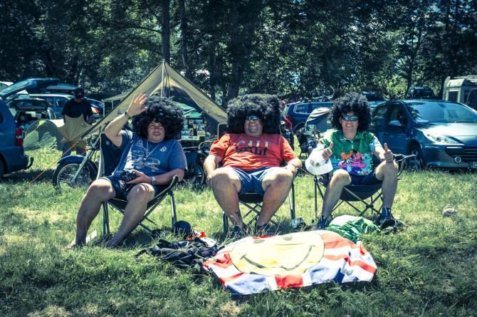Col de Val Louron - Azet. There's nothing more funny than an 'Afro' - Travel from Blighty to the Pyrenees and pop on those afros you've had in the back of the car for such an occasion... You guys kill me! Stop it please... No.. Stop it!.. Seriously!