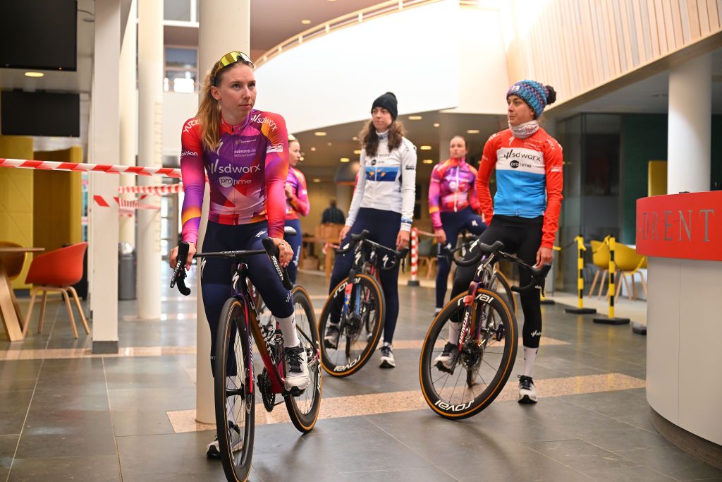 Lorena Wiebes (SD Worx-Protime) waits at the start in Beilen