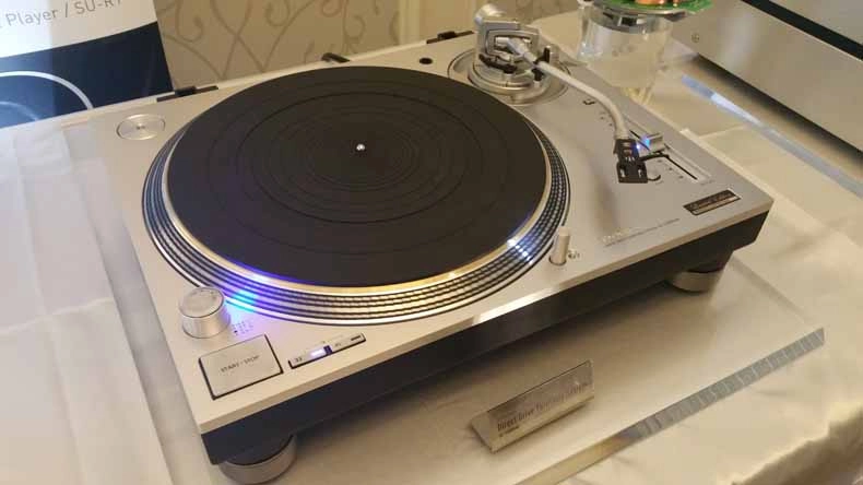Technics SL-1200G direct drive turntable at CES 2016