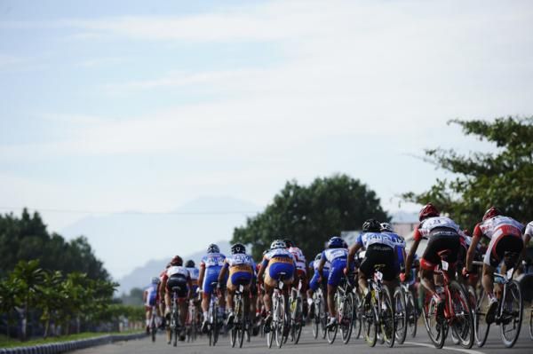Riders cruised circuit course of Padang