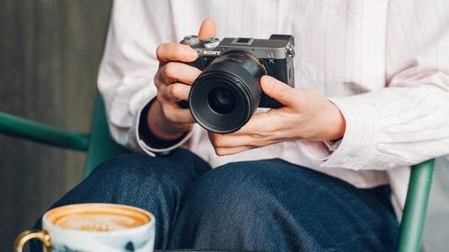 Samyang's F1.8 35mm Lens Prioritizes Usability Over Aperture