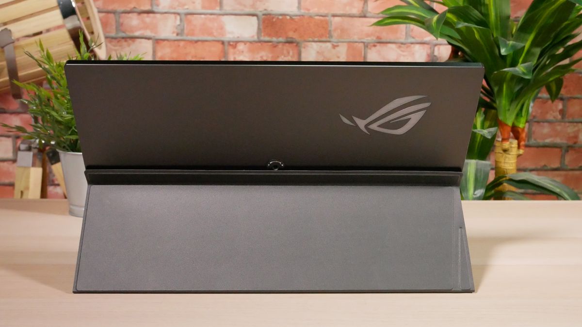 Asus ROG Strix XG17AHPE during our review