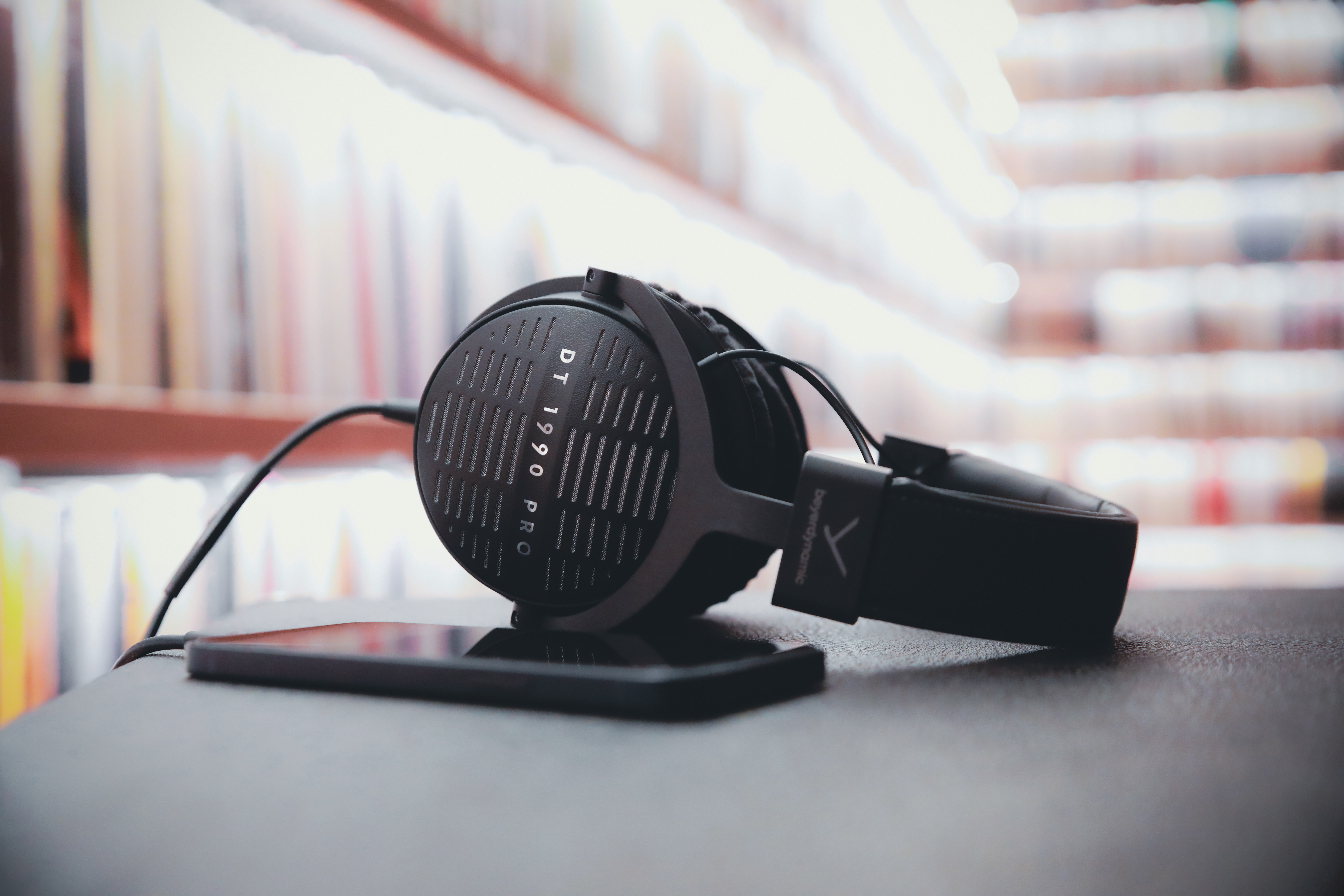 Продолжения студийных наушников Beyerdynamic отсылают к своей 100-летней истории с совершенно новым драйвером Tesla