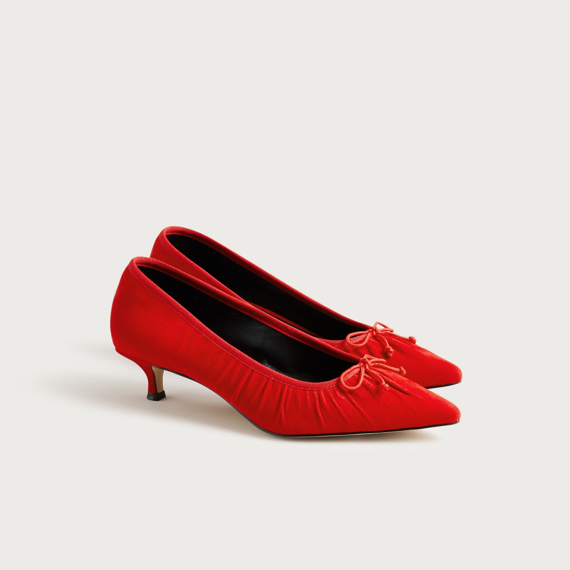 Robin Ruched Pumps in Suede
