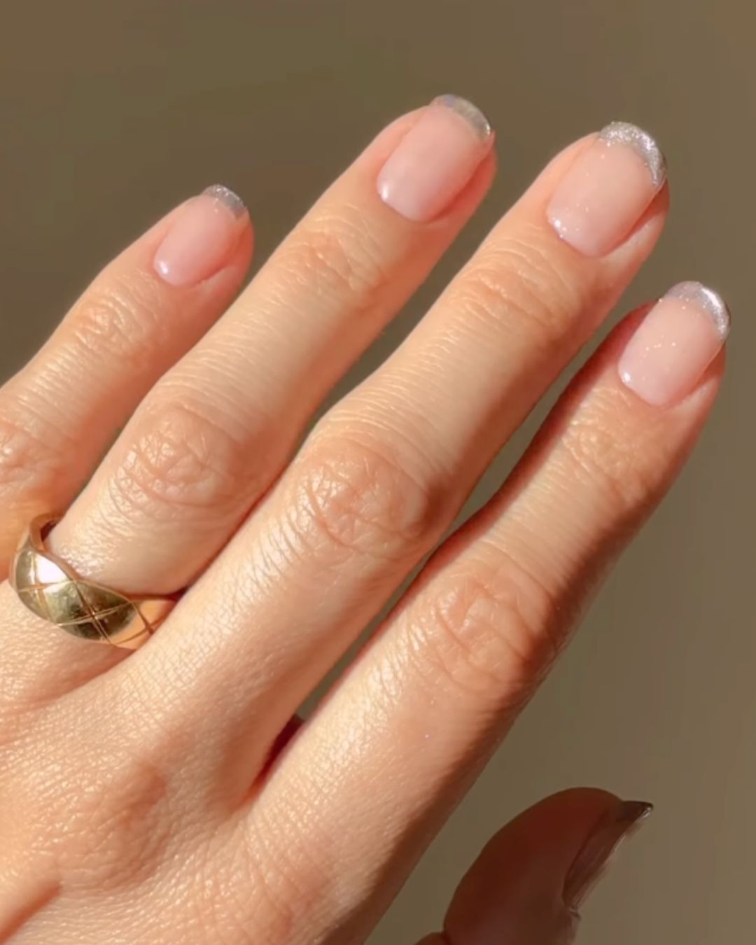 Magnetic french tips.