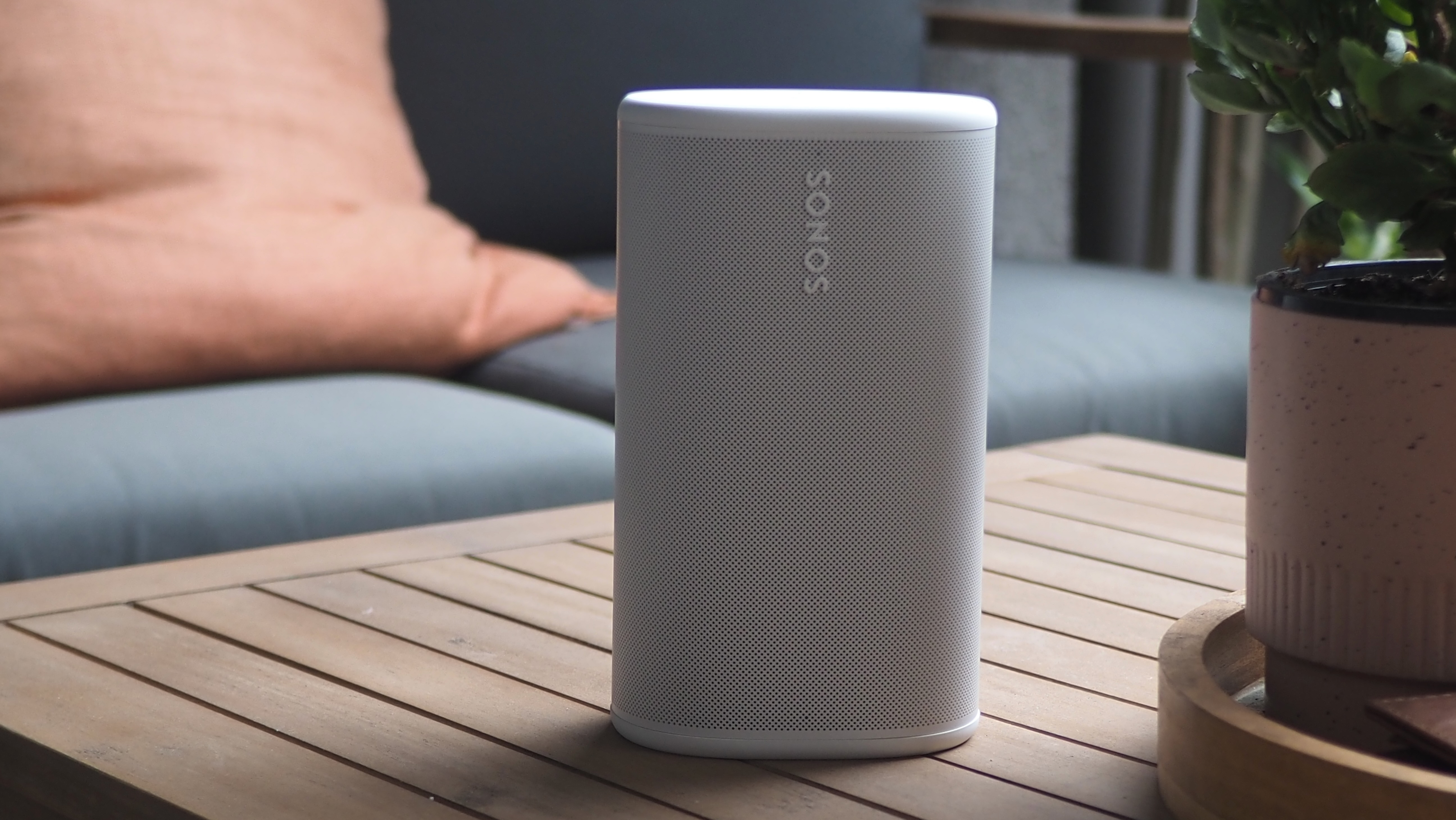 Sonos Play speaker on an outdoor table
