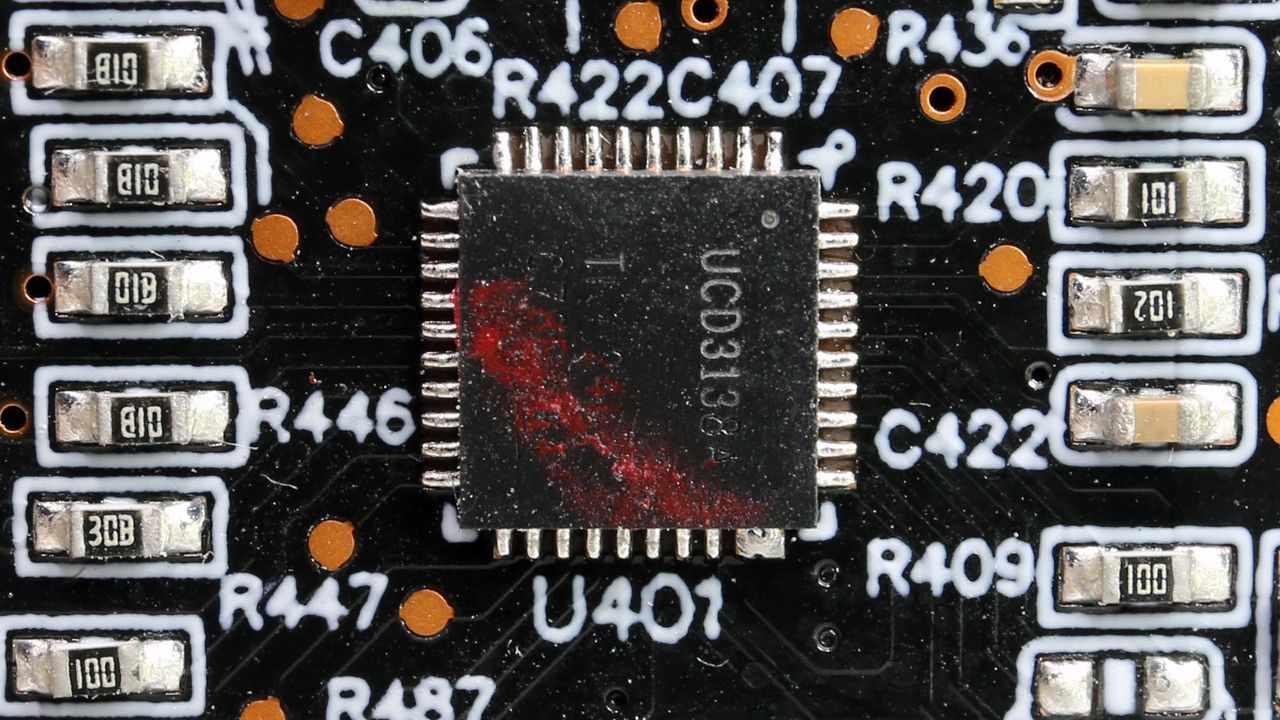 MSI MEG Ai1000P PCIe5