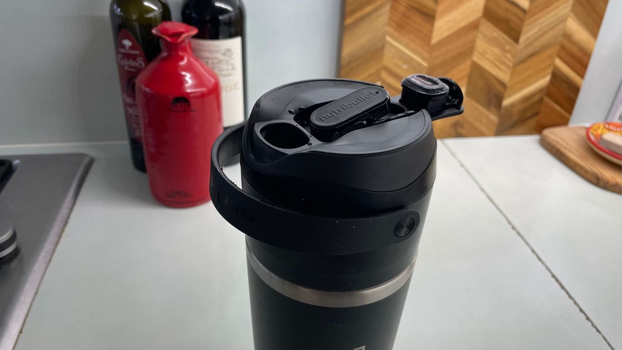 Nutribullet Flip Blender open sip top