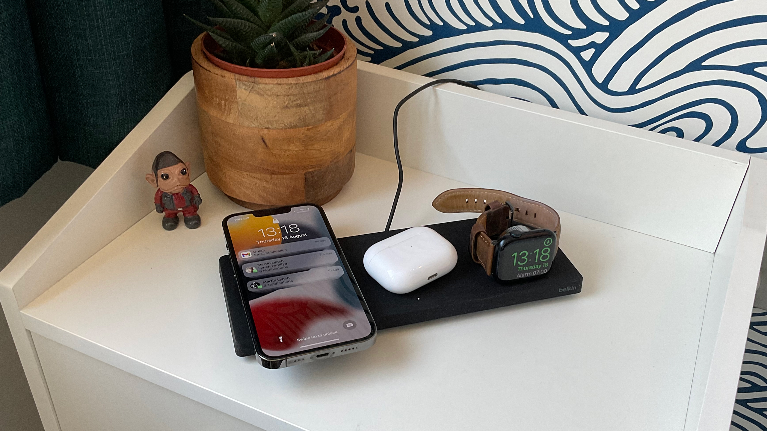 Belkin BOOST↑CHARGE™ PRO 2-in-1 Wireless Charger Stand with