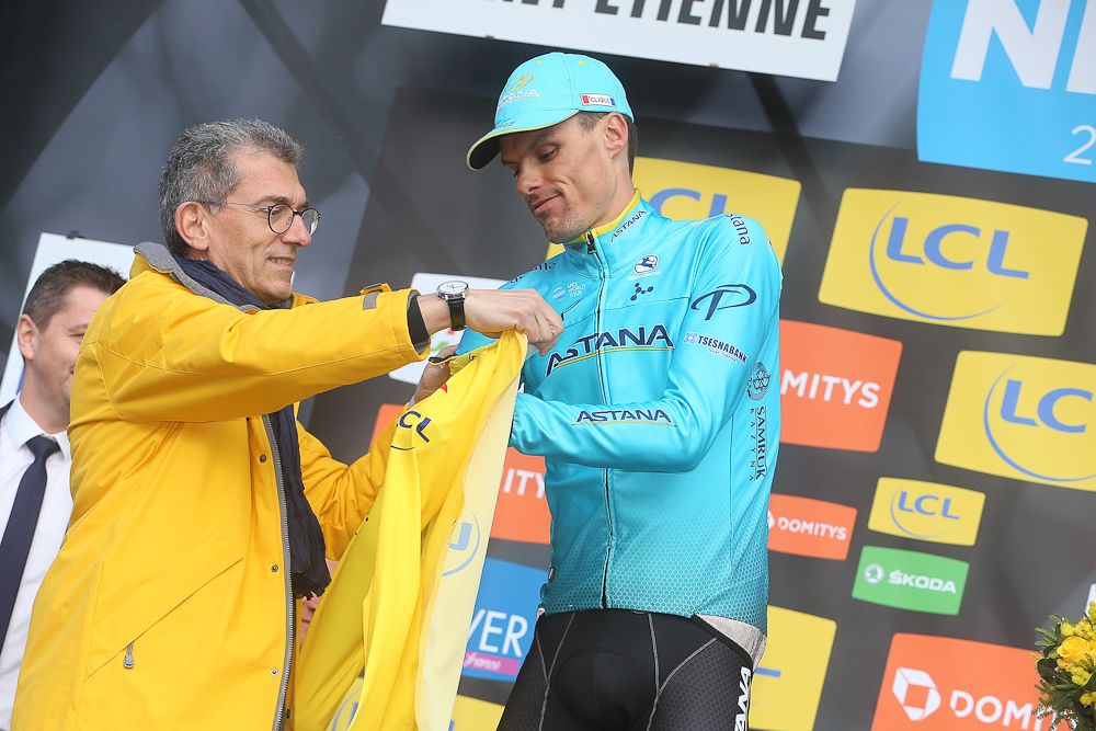 Luis Leon Sanchez (Astana Pro Team) puts on the yellow jersey after stage 4 at Paris-Nice