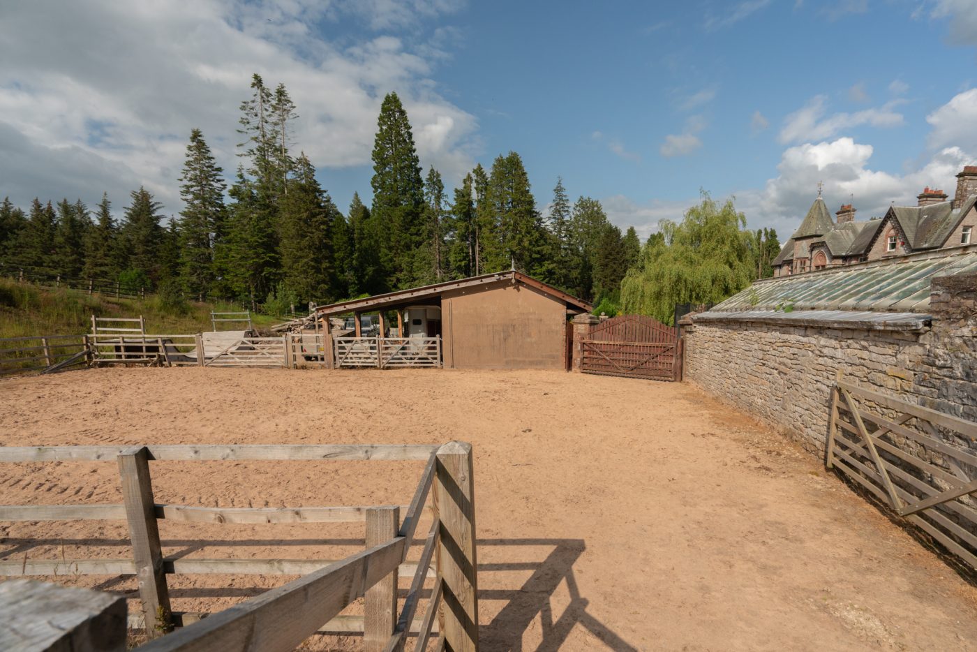 Elm-Lodge-28-e1566468944412.jpg