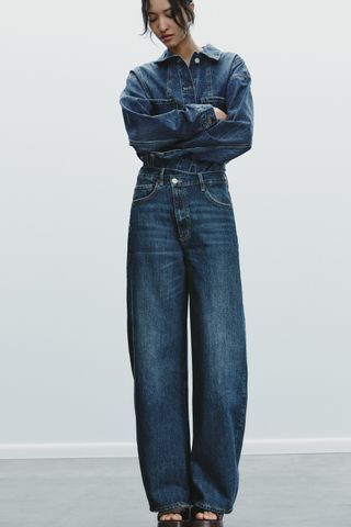 Trf Mid-Waist Crossover Baggy Jeans