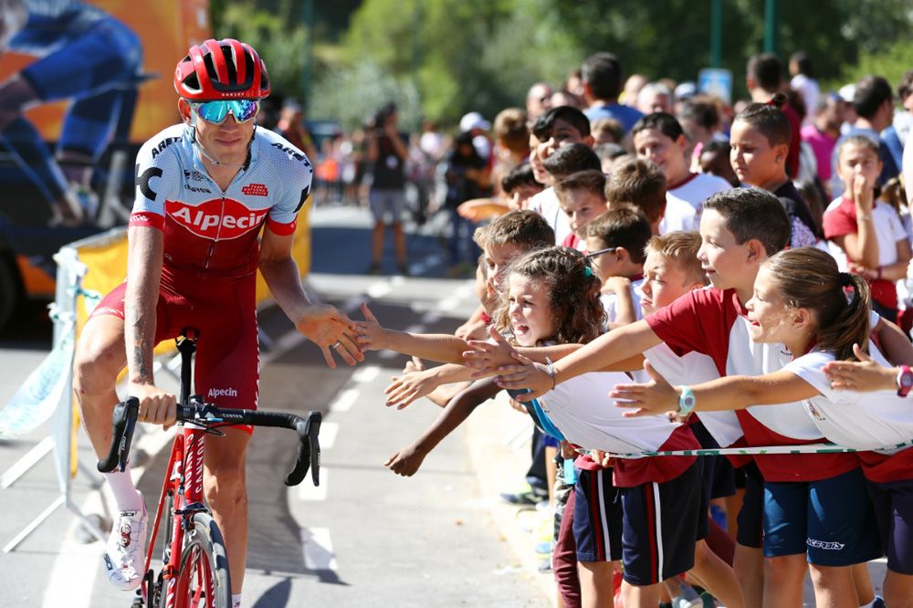 Ilnur Zakarin rides to the start