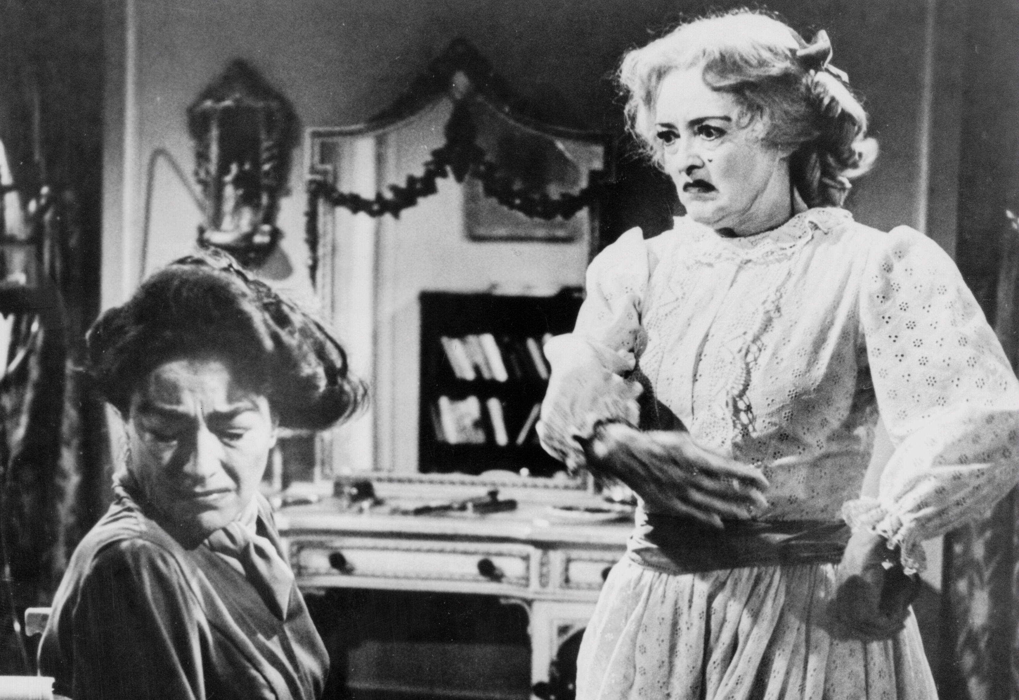 TV tonight Joan Crawford and Bette Davis as sisters Blanche and Jane Hudson.