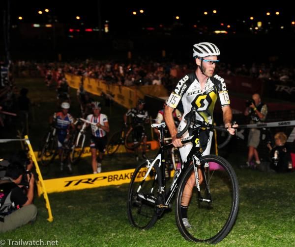 Geoff Kabush (3Rox Racing) took a flier off the front
