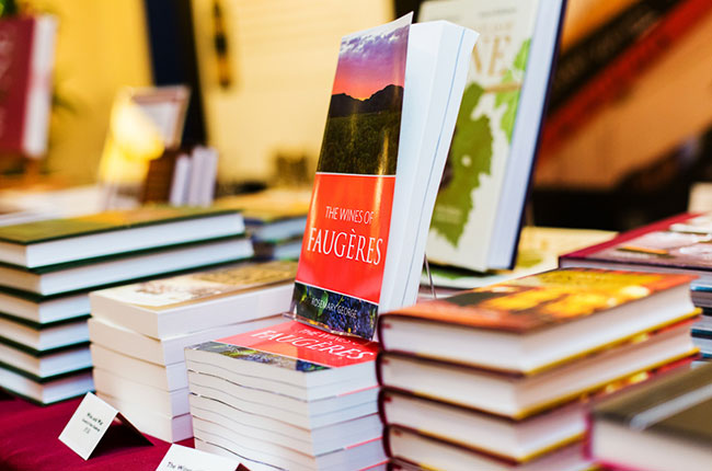 The Decanter bookstand at DFWE 2016.