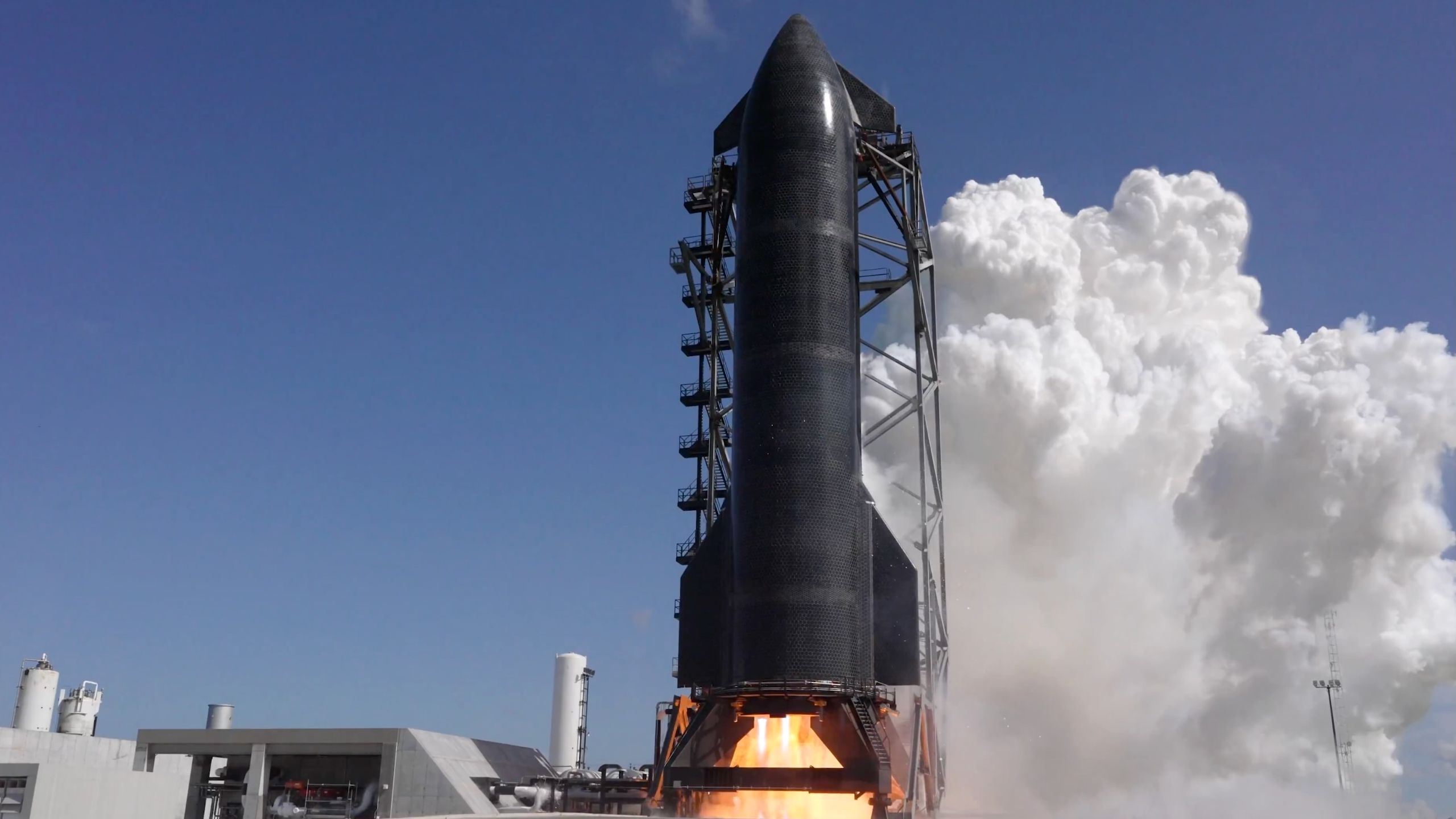 SpaceX 在第 13 次試飛前啟動了全部 6 台 Starship 引擎(影片)
