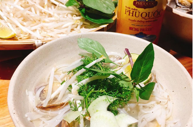 Tokyo wine bar and restaurants