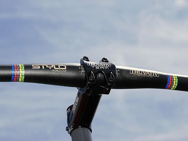 The Stylo range of aluminum cross-country bars is decidedly fresher-looking than previous Truvativ models.