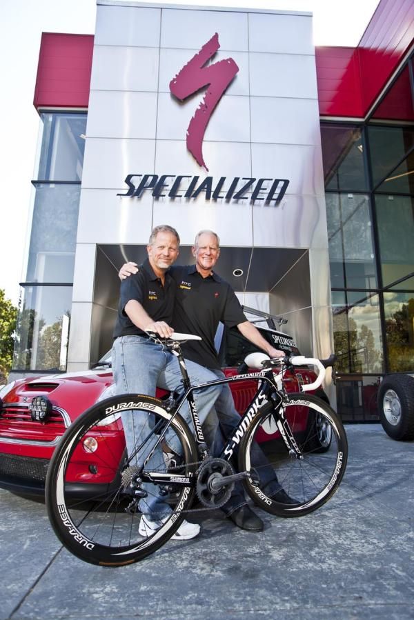 Specialized's Mike Sinyard and HTC-Highroad's Bob Stapleton celebrate the new partnership between HTC-Highroad and the American manufacturer.