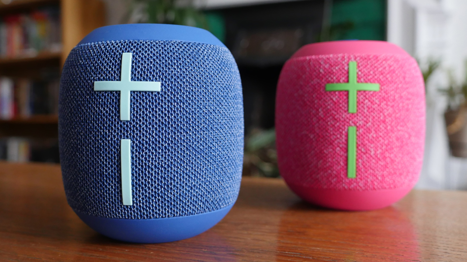Ultimate Ears Wonderboom 4 in blue and pink