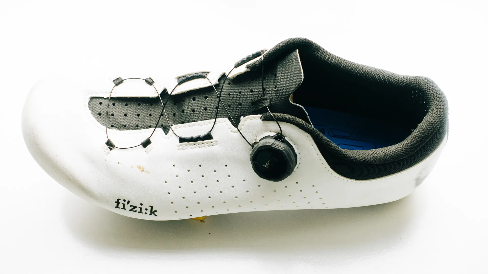 Fizik Vento Omna Wide - かなり幅広のシューズですが、お財布に優しい
