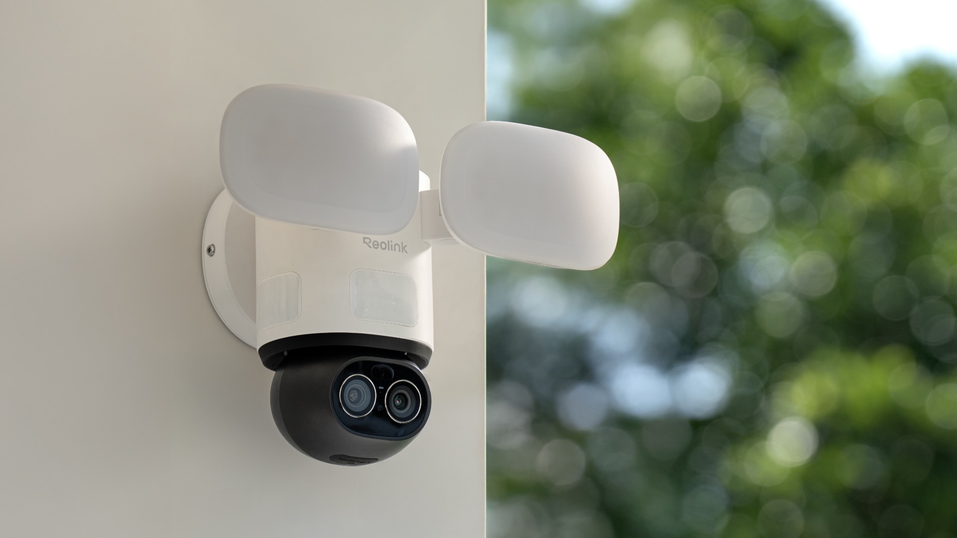 Reolink TrackFlex Floodlight Camera