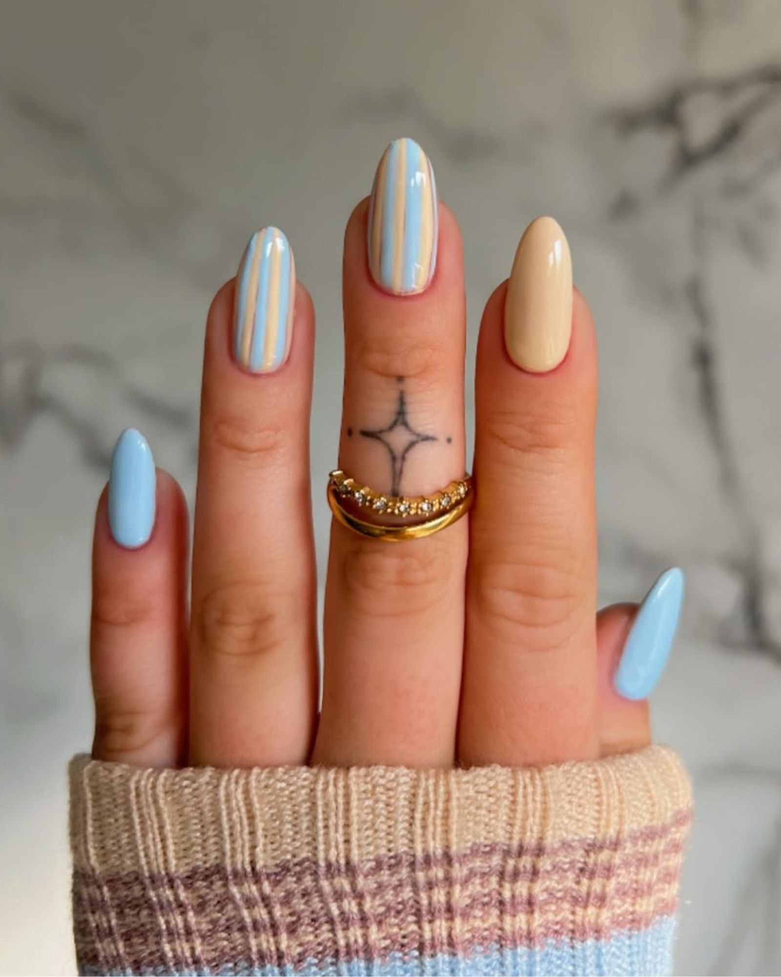 Striped Nail Art @charlotteellennails