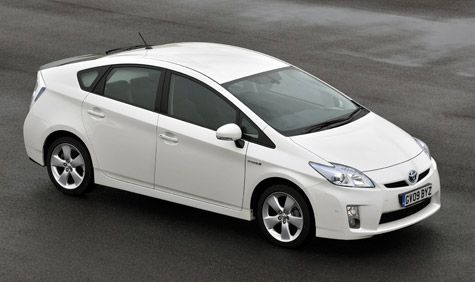 White Toyota Prius Mk3