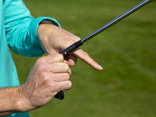 James Ridyard demonstrating the relationship between attack angle and dynamic loft