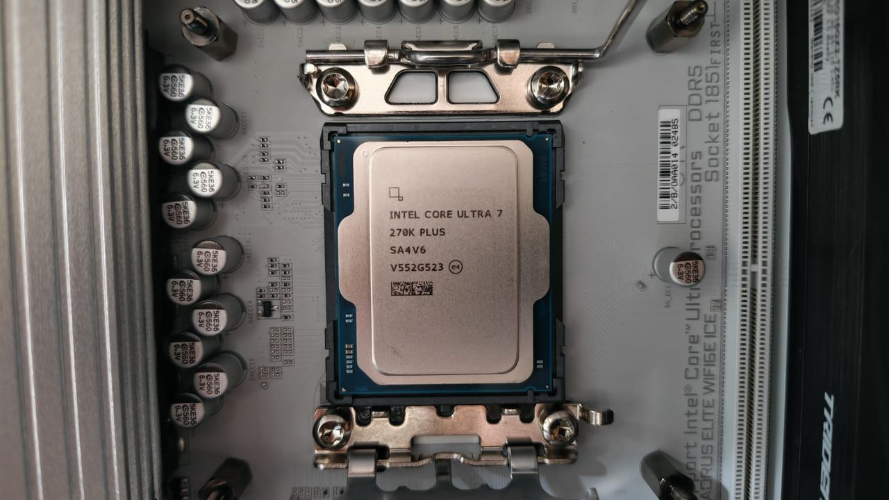 A straight-on image of the branding on the Intel Core Ultra 7 270K Plus