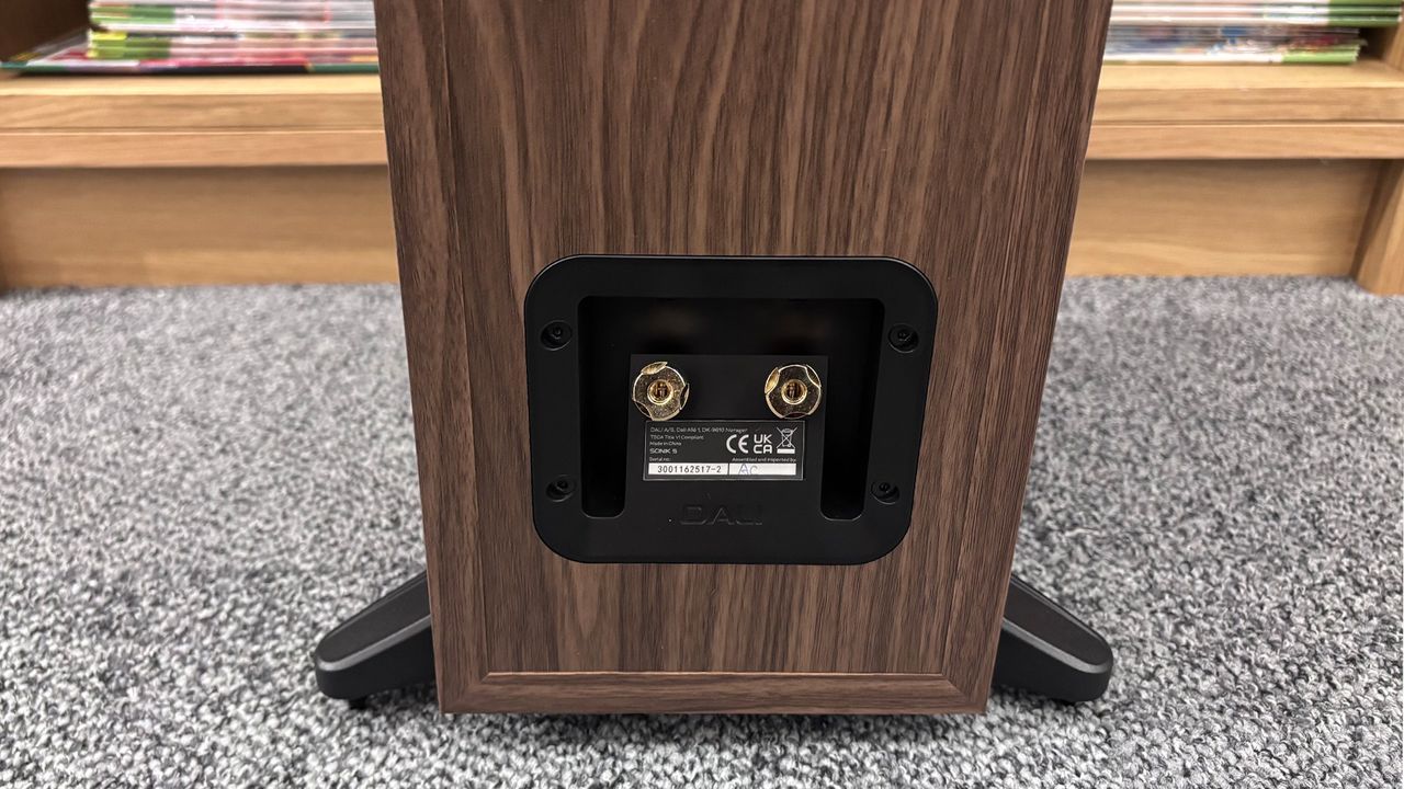 Dali Sonik 5 floorstanding speakers