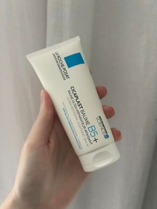 @gracelindsay__ testing the La Roche-Posay Cicaplast Balm