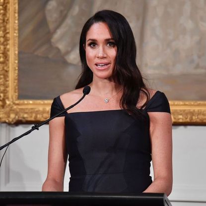 Shoulder, Little black dress, Dress, Recital, Speech, Brown hair, Black hair, 