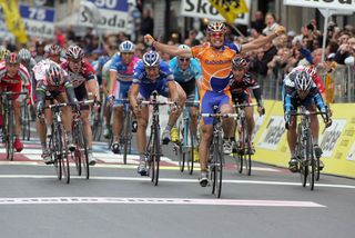Oscar Freire wins Milan-San Remo 2007