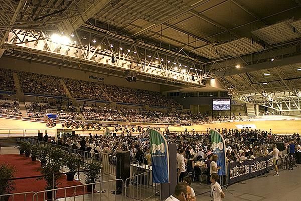 Dining on the infield inside Hisense Arena during the Melbourne leg of the 2009 Track World Cup.
