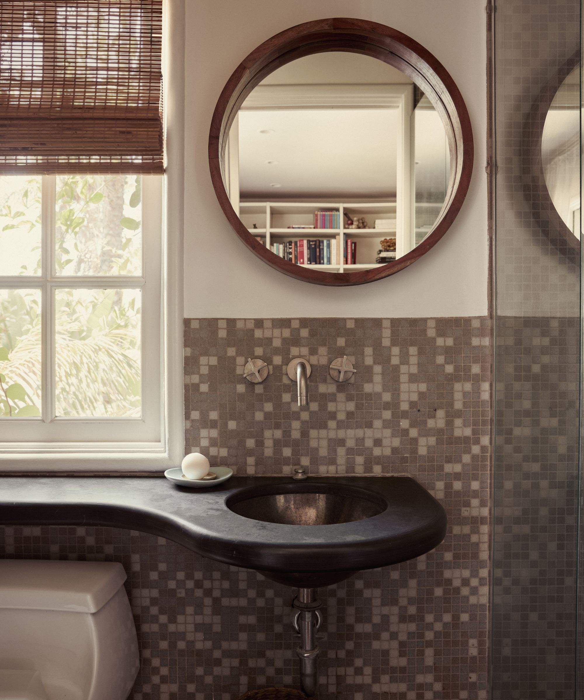 Gia Coppola's bathroom