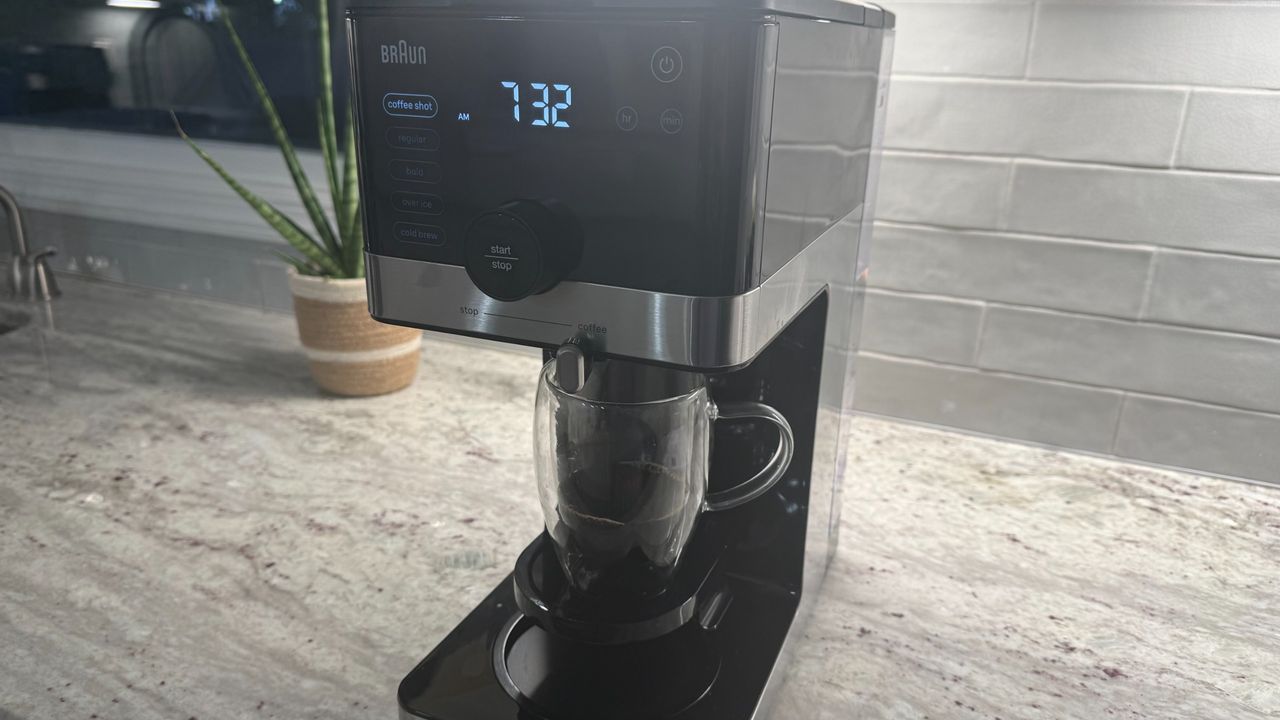 Braun OptiBrew Pro coffee shot and frothed milk