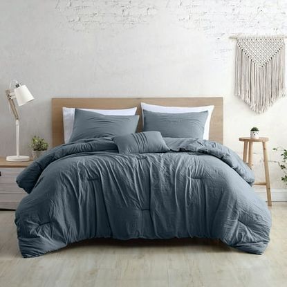 What Color Bedding Goes with Gray Walls? 5 Pairings to Try | Livingetc