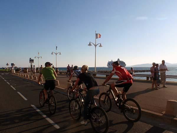 Team ride at Roc d'Azur