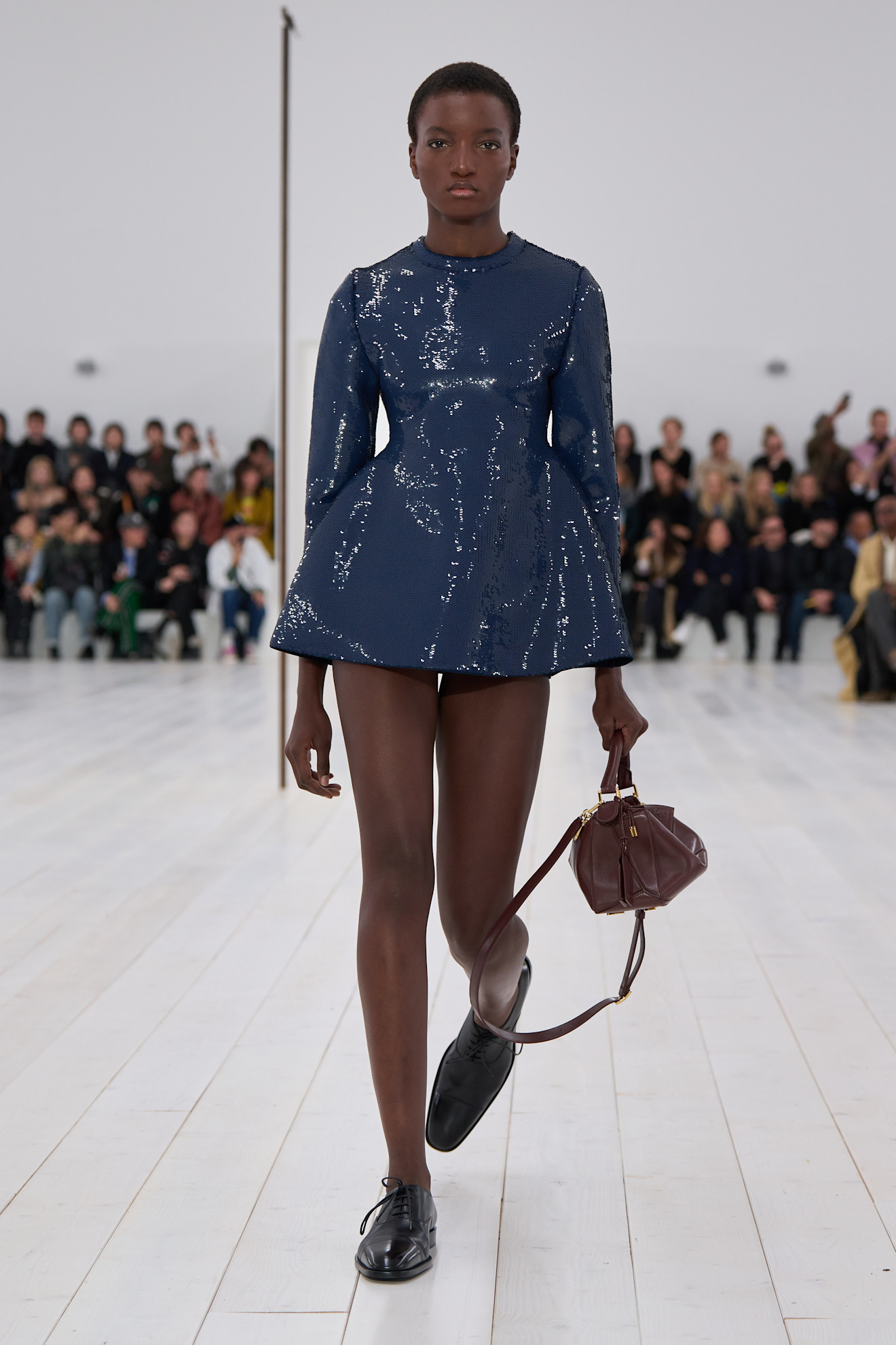 An image of the Loewe Puzzle bag on the brand's spring/summer 2025 runway.