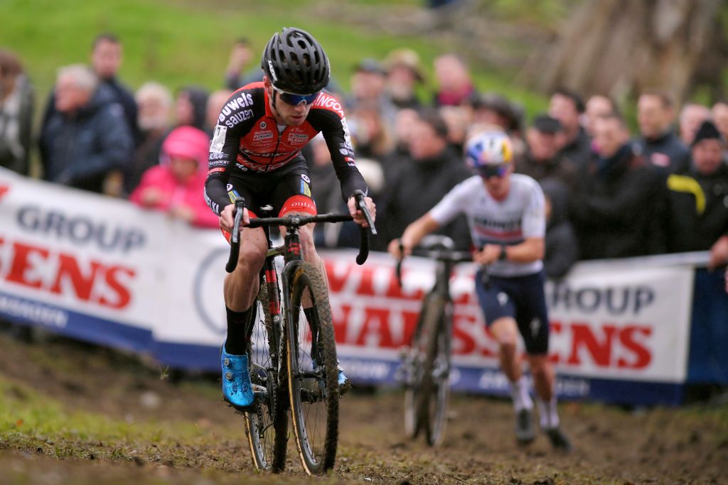 Eli Iserbyt (Pauwels Sauzen-Bingoal) leads the way in the mud