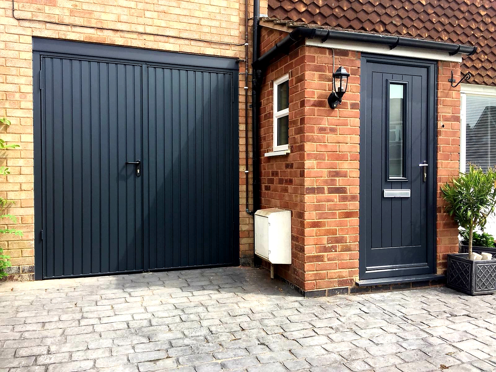 Side Hinged Garage Doors: The Right Solution for Your Home? | Homebuilding