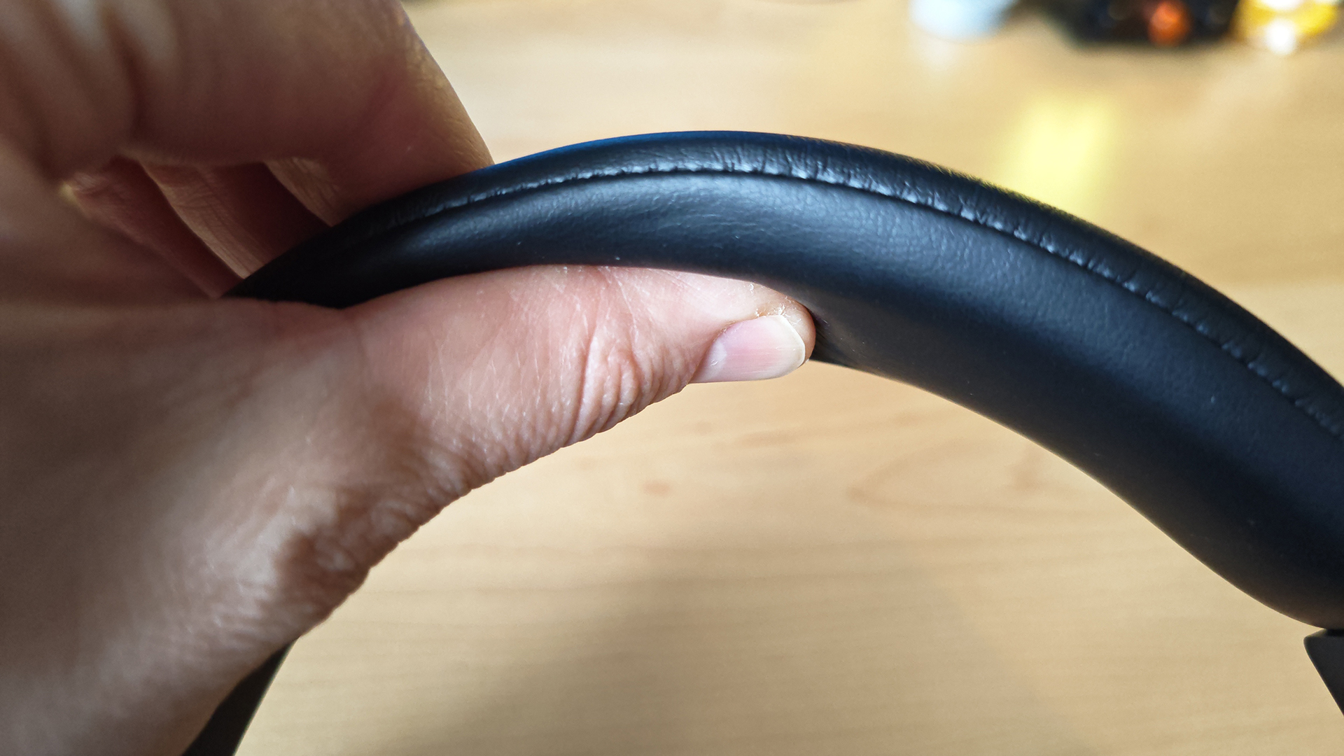 The Final DX3000 CL closed back headphone.