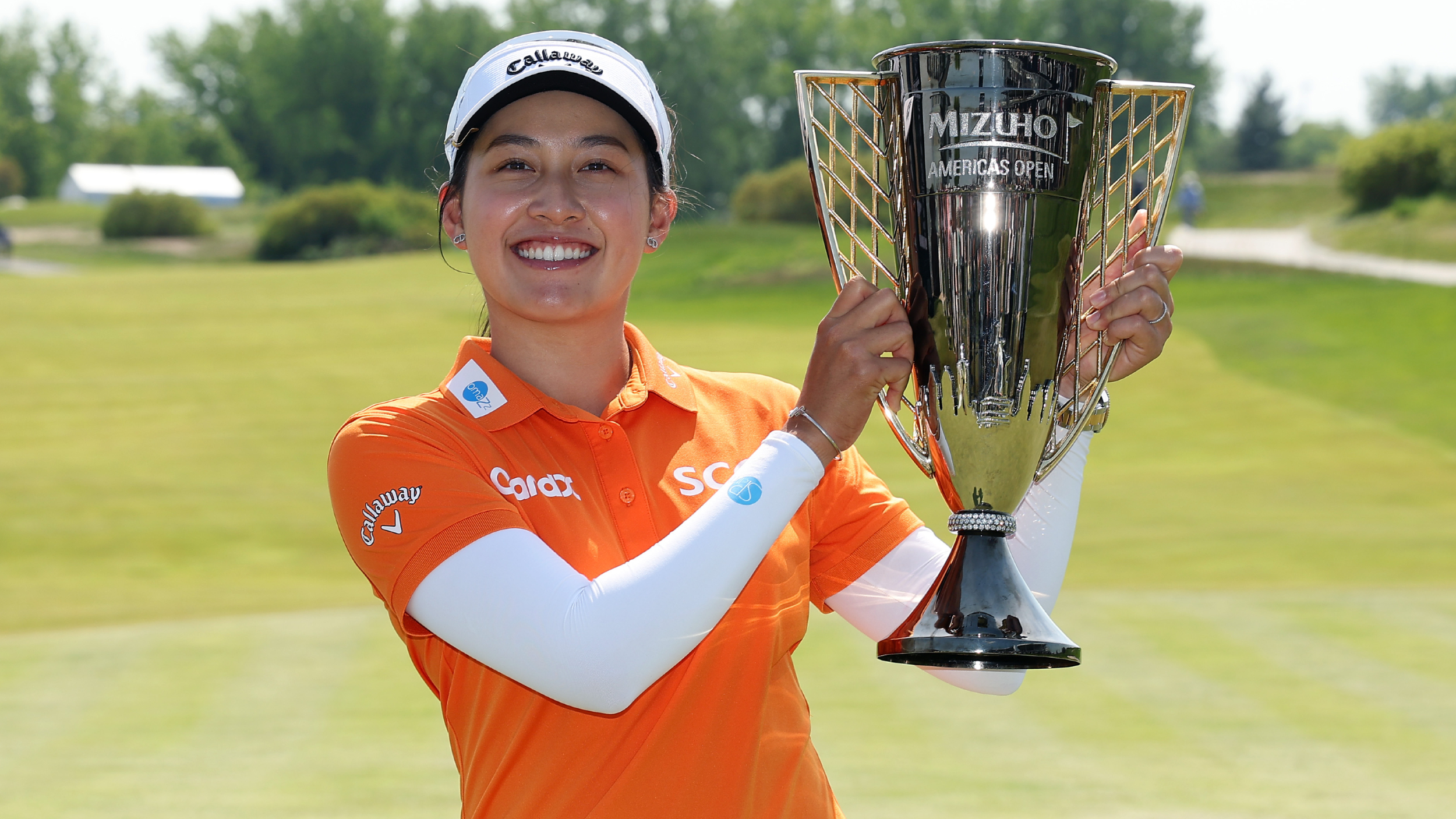 Jeeno Thitikul with the Mizuho Americas Open trophy