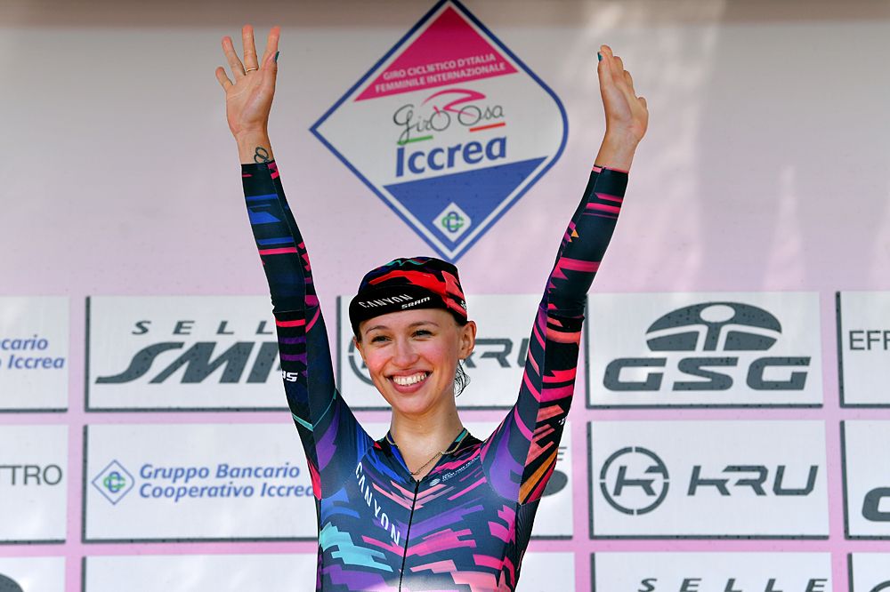 Kasia Niewiadoma (Canyon-SRAM) takes the first leader's jersey after the TTT at the Giro Rosa 2019