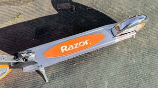 Razor Icon foot stand
